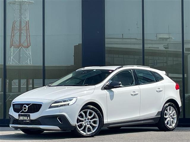 V40クロスカントリー D4 サマム ディーゼル 本革シート 修復歴無し