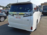 ヴェルファイア ハイブリッド 2.5 ZR E-Four 4WD 