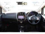 すっきりとしたダッシュボード回り!フロントビューの視界も良くて運転しやすいですよ♪
