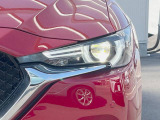 【シーケンシャルターンランプ付きLEDヘッドライト】人気の『流れるウィンカー』付きのLEDヘッドライトを装備♪高級感はもちろん、点灯時は存在感たっぷりで他車からも認識されやすく安心です。