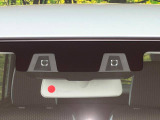 【スズキ セーフティサポート】走行中に前方の車両等を認識し、衝突しそうな時は警報とブレーキで衝突回避と被害軽減をアシスト。より安全にドライブをお楽しみいただけます。