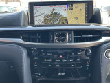 LX570が入庫いたしました!大人気のブラックシークエンスとなっております!