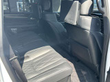 LX570が入庫いたしました!大人気のブラックシークエンスとなっております!