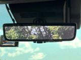 【デジタルインナーミラー】後席の大きな荷物や同乗者で後方が確認しづらい時でも安心!カメラが撮影した車両後方の映像をルームミラー内に表示。クリアな視界で状況の確認が可能です!