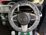 ハンドルも操作性良好です!車内もクリーニングしてのお引渡しになります。