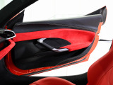 カーペットカラーNero 152は、落ち着いた色調で、エレガントなインテリアデザインを提供します。