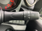 【オートライト】周りの明るさに応じて自動でヘッドライトの点灯・消灯ができる機能です!ライトの付け忘れ・消し忘れなどが無くなり、雨の日や夕方の走行も安心!トンネル通過時も便利ですね