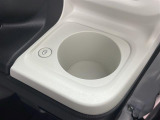 【ホッとカップホルダー】ホットドリンクをちょうど良い温度でキープしてくれる保温機能付きのホッとカップホルダーです。