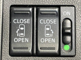 【両側パワースライドドア】スマートキーや運転席のスイッチで後席両側スライドドアの開閉が可能♪電動だから力を入れてドアを開ける必要が無く、小さなお子様でも簡単に開け閉めでき快適です♪