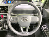 インテリアに合わせたデザインのステアリングは、運転される方のことも考え、運転しやすい形状、大きさです。是非一度、実際に触ってお確かめください。