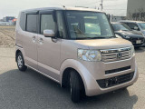 車両の品質管理は室内展示場を完備しておりますので、品質を保った状態の車両をご覧いただけます。