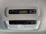 後席にもエアコンが付いてます☆運転席と後ろ側では温度が違ったりしますよね(>_<)