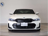 【キドニーグリル】BMWは約90年もの間、ほぼ全ての車両にひと目でBMWだと分かるこの特徴的なフロントグリルが備えられ、デザイン・アイコンとして親しまれてきました。