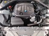 【BMWクリーンディーゼル】市場をリードするディーゼルエンジン。低回転ステージ専用ターボが走り出しから効果的に過給を行いスムーズな発進加速や低燃費を実現。ディーゼルの常識を超えたスポーティな走りを!
