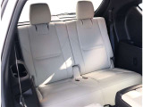 お車選びをお楽しみ頂けるよう、在庫車の展示スペースを十分に確保しております。
