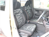 お車選びをお楽しみ頂けるよう、在庫車の展示スペースを十分に確保しております。