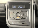 【オートエアコン】一度お好みの温度に設定すれば、車内の温度を検知し風量や温度を自動で調整。暑い…寒い…と何度もスイッチ操作をする必要はありません。快適な車内空間には必須の機能ですね♪