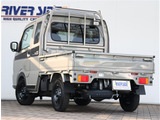 【車屋】として、長く車業界に従事した経験豊富なスタッフが在籍しております。