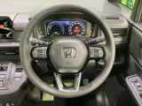 【純正革巻きステアリング】上質な革を使用することで、手にしっかり馴染みとても運転しやすいハンドルです♪v