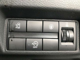 衝突軽減ブレーキなど安全装備も備わった一台です。車線からはみ出そうになった時に警報と車が車線内に戻るよう制御してくれる機能も付いています!