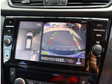 『1台』のお車に対して、3名体制で日々議論を重ね仕入れを行っております。