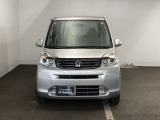 このフロントマスクは個性もいっぱい 人気の車です。