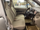 シートはフィット性も良く、楽な運転姿勢を保てます。