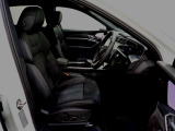 Audiは創業者であるホルヒの「いかなる時代においても第一級の素材を用い、操縦安定性に優れ、さらに進歩的なクルマの製造を目指す」という考え方に則り、こだわり抜かれたインテリアを目指しています。
