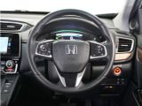 【Honda SENSING】 カメラ等装置で精度の高い検知能力を発揮、安全運転を支援します。ステアリング上のコントローラーに注目!