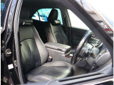 【車屋】として、長く車業界に従事した経験豊富なスタッフが多数在籍しております。