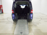 フリード 1.5 X 車椅子仕様スロープ車