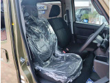 お車選びをお楽しみ頂けるよう、在庫車の展示スペースを十分に確保しております。