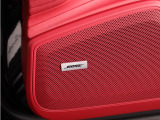 BOSEサウンドシステムが車内を上質な音楽空間に。クリアで臨場感あふれる高音質がドライブをさらに特別なひとときに演出します。