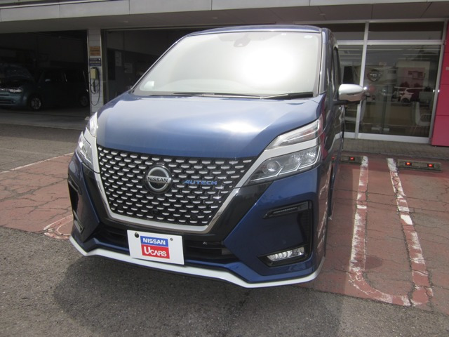 セレナ 1.2 e-POWER AUTECH セーフティパッケージ 