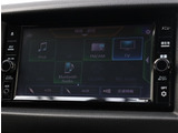 お車選びをお楽しみ頂けるよう、在庫車の展示スペースを十分に確保しております。