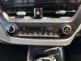 オートエアコン付き!車内温度を設定すると、風量を自動で調節してくれます。