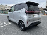 スタイリッシュなルーフスポイラー