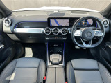 GLB GLB200d 4マチック AMGライン 4WD 4WD 本革シート