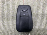 手荷物が多いときでも、スマートキーをバッグやポケットに携帯していれば、キーを取り出すことなくドアの解錠・施錠ができます