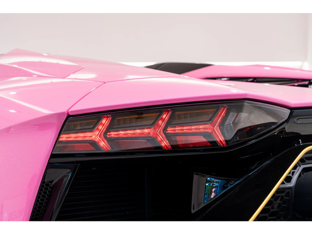 中古車 ランボルギーニ アヴェンタドールロードスター LP780-4