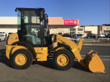 十文字店トラック・バス・重機センターは、スーパーモールラッキーのすぐ近く!ショッピングのついでに是非お立ち寄り下さい!トラック、バス、ホイールローダーなど展示中です!