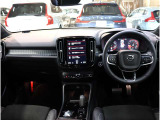 XC40 B4 AWD Rデザイン 4WD 