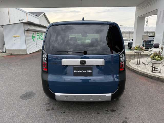 【飾磨店】 中古 ホンダ フリード(シーベッドブルーパール) 1 ホンダ フリード 1.5 クロスター の中古車詳細 (5,000km, シーベッド