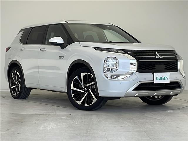アウトランダー PHEV 2.4 P 4WD サンルーフ 修復歴無し