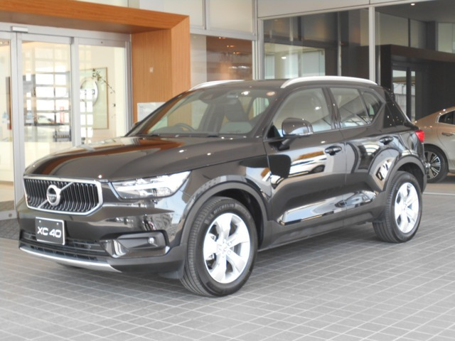 XC40 B4 AWD モメンタム 4WD 