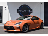 10周年記念特別仕様車です!!ボディカラーは限定のフレイムオレンジの車両です!ドアトリム部分に10周年限定刺繍や内装色にオレンジアクセントが随所にあしらわれております!!!