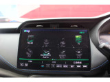 大画面10V型有機ELディスプレイを搭載したPanasonic製カーナビ ストラーダ F1Xです。地デジTV、FM/AM、Bluetooth Audio、microSDカード、DVD再生、 CD録音/再生、ハンズフリーフォンなどに対応します。