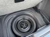 スペアタイヤ装着車です。