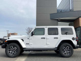 正規ディーラーの取り扱えるJEEPブランド保険もご用意!ご加入頂いた際、オリジナルサービスの『ボディ補修』『ガラス補修』『タイヤ補修』を無償で付帯いたします!※詳細はスタッフにお尋ねください。