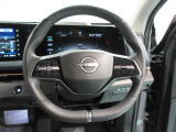 プロパイロット、2.0は高速道路の運転がより快適に、運転操作をサポートしてくれます。高速道路での運転がとっても楽になる装備です。ハンズフリー通話ができ運転中も安心ですね